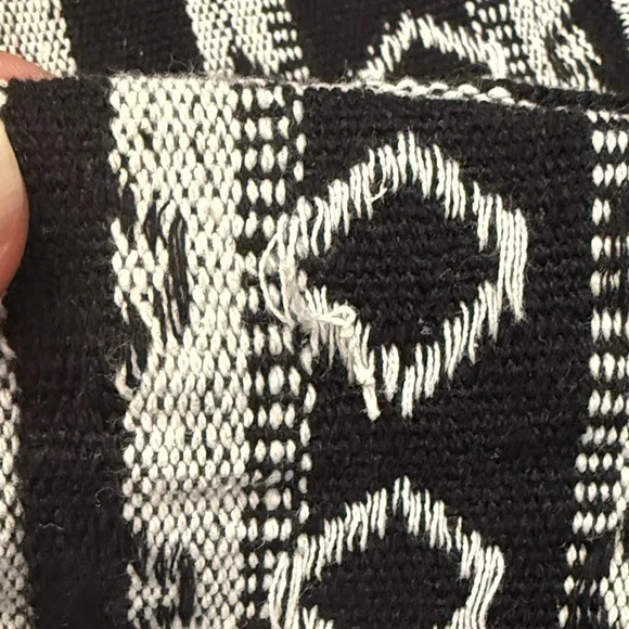 ❤️Chic Black and White Geometric Crossbody Bag - Picture 8 of 8